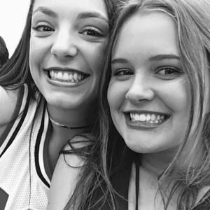 Meet your Posher, Caitlin